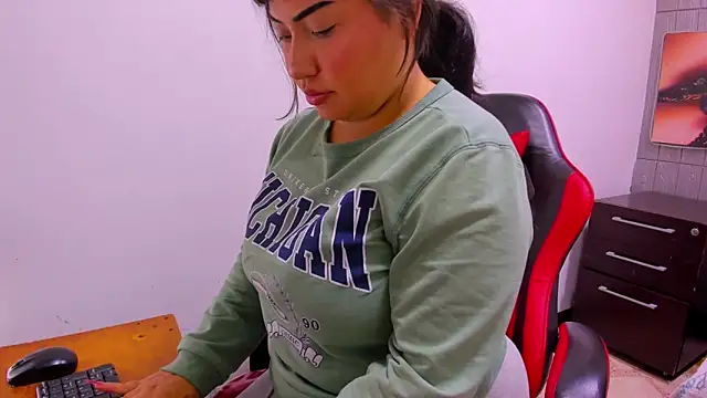 peachy hot online show from 04/10/26, 04:52