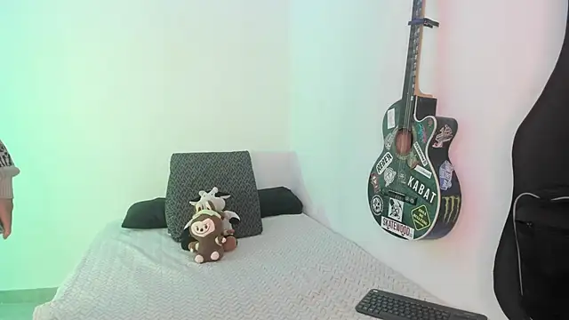 Snapshot of Aria_x_Orien_ chatting on 02/17/26, 04:59 Aria x Orien online show from 02/17/26, 04:59