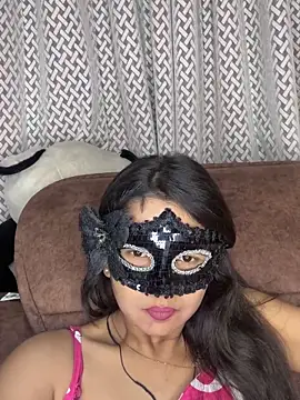 raavigirl online show from 05/14/26, 07:55