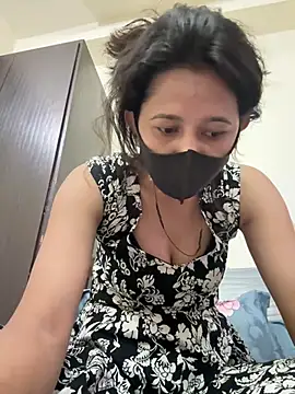 Snapshot of raavigirl chatting on 02/24/26, 08:04 raavigirl online show from 02/24/26, 08:04