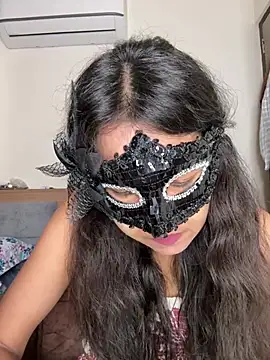 raavigirl online show from 04/21/26, 06:53