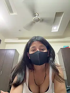 raavigirl online show from 03/27/26, 06:42