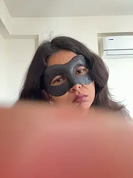 raavigirl online show from 04/03/26, 05:14