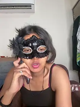 raavigirl online show from 04/21/26, 09:21