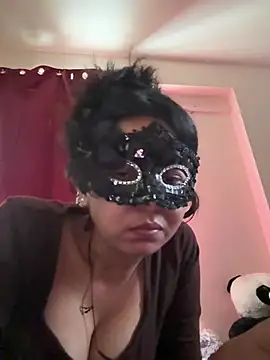 raavigirl online show from 04/25/26, 10:51
