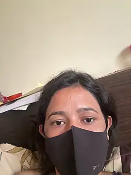 Snapshot of raavigirl chatting on 02/23/26, 04:36 raavigirl online show from 02/23/26, 04:36