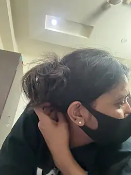 raavigirl online show from 03/11/26, 06:13