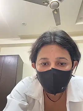 Snapshot of raavigirl chatting on 02/23/26, 04:40 raavigirl online show from 02/23/26, 04:40