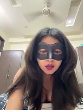 raavigirl online show from 03/28/26, 07:09