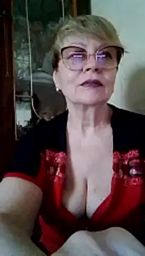 Snapshot of SophieBurns chatting on 07/05/26, 10:44 SophieBurns online show from 07/05/26, 10:44