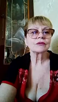 Snapshot of SophieBurns chatting on 06/14/26, 10:05 SophieBurns online show from 06/14/26, 10:05