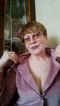 Snapshot of SophieBurns chatting on 05/09/26, 10:29 SophieBurns online show from 05/09/26, 10:29