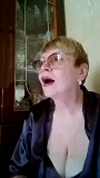 Snapshot of SophieBurns chatting on 06/25/26, 10:20 SophieBurns online show from 06/25/26, 10:20