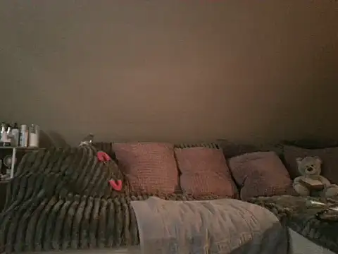 Snapshot of NatalieColt chatting on 03/03/26, 04:36 NatalieColt online show from 03/03/26, 04:36