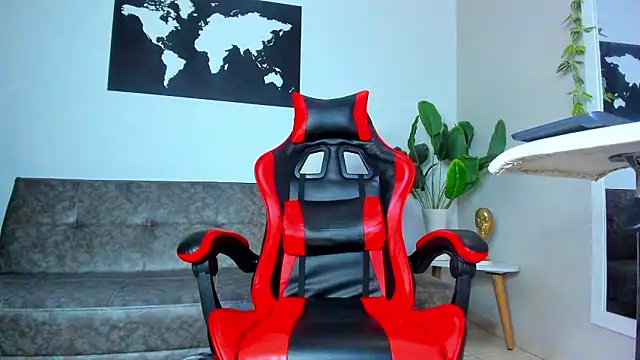 Snapshot of Alessrose chatting on 02/24/26, 07:37 Alessrose online show from 02/24/26, 07:37