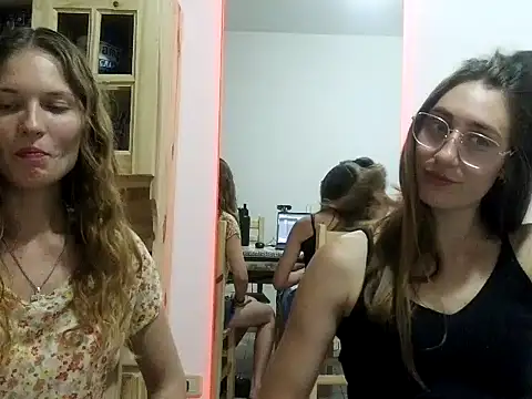 Snapshot of Serafina- chatting on 02/24/26, 11:05 Serafina- online show from 02/24/26, 11:05