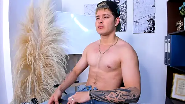 rayan linxx online show from 03/30/26, 08:21