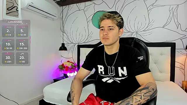 rayan linxx online show from 03/28/26, 08:21