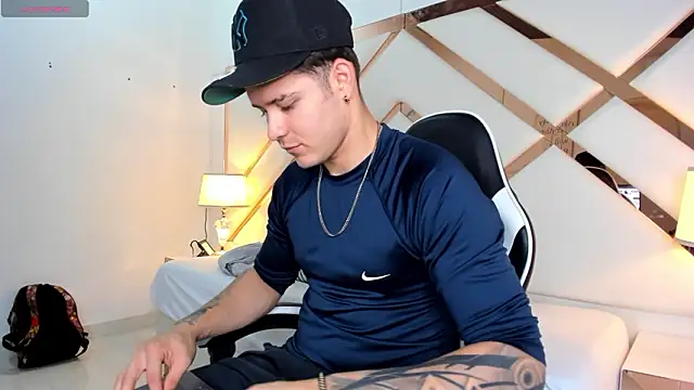 rayan linxx online show from 02/19/26, 07:00