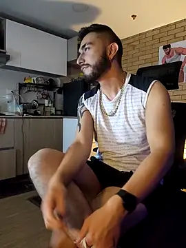 Snapshot of dave_wolf7 chatting on 02/12/26, 12:21 dave wolf7 online show from 02/12/26, 12:21