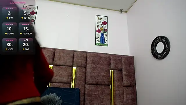 FRANCESCA LOVE  online show from 05/05/26, 03:20