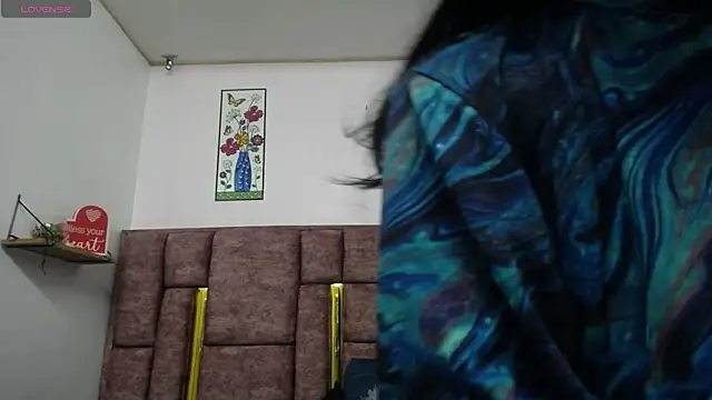 FRANCESCA LOVE  online show from 04/24/26, 04:03
