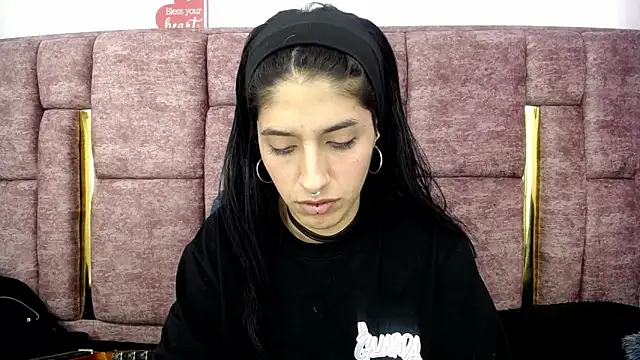Snapshot of FRANCESCA_LOVE_ chatting on 06/19/26, 08:14 FRANCESCA LOVE online show from 06/19/26, 08:14