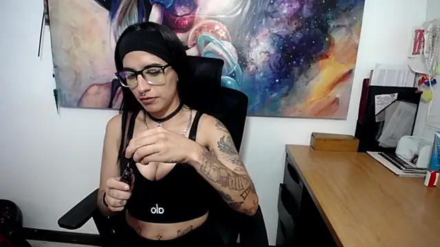 FRANCESCA LOVE  online show from 05/27/26, 08:05