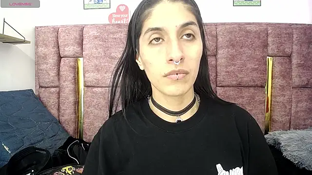 Snapshot of FRANCESCA_LOVE_ chatting on 06/17/26, 04:23 FRANCESCA LOVE online show from 06/17/26, 04:23