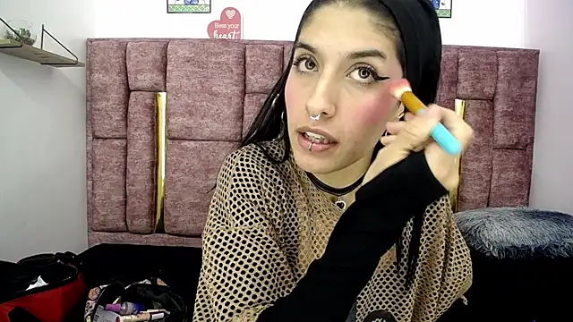 Snapshot of FRANCESCA_LOVE_ chatting on 06/21/26, 02:28 FRANCESCA LOVE online show from 06/21/26, 02:28