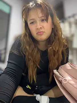 CharlotteUwU  online show from 02/11/26, 02:44