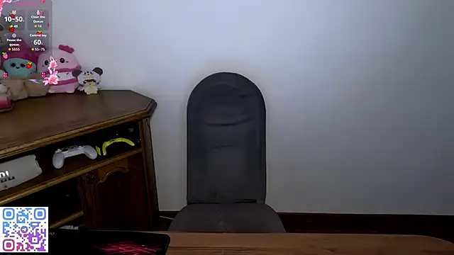 Snapshot of CassyVixen chatting on 02/27/26, 04:07 CassyVixen online show from 02/27/26, 04:07