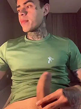 Snapshot of JacobVegas chatting on 06/17/26, 12:54 JacobVegas online show from 06/17/26, 12:54
