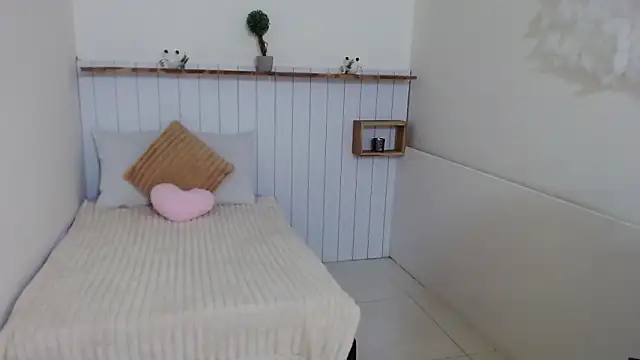 Roseta Still online show from 02/13/26, 11:43