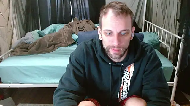 Snapshot of cguffey2284 chatting on 02/20/26, 07:16 cguffey2284 online show from 02/20/26, 07:16