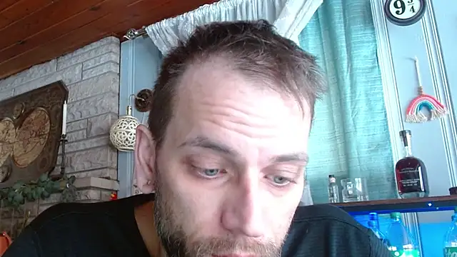 Snapshot of cguffey2284 chatting on 02/14/26, 04:07 cguffey2284 online show from 02/14/26, 04:07