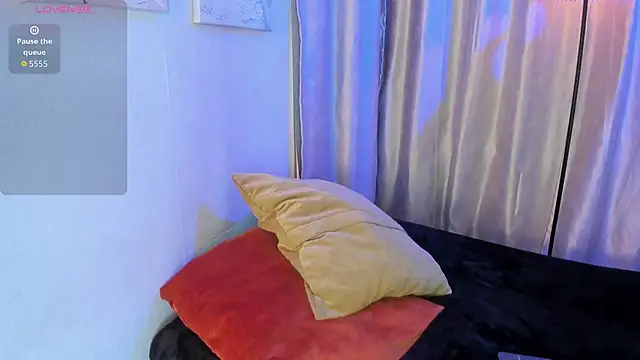 Demian Hush online show from 04/10/26, 03:35