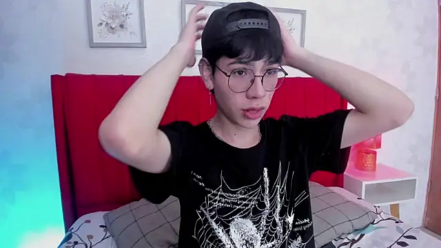 Snapshot of Demian_Hush chatting on 02/17/26, 07:22 Demian Hush online show from 02/17/26, 07:22