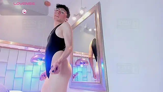 Snapshot of Sebastian_Collins_ chatting on 02/17/26, 09:23 Sebastian Collins online show from 02/17/26, 09:23