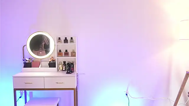 Eva-savage online show from 04/15/26, 06:12