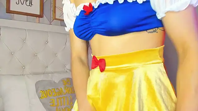 luna forever7 online show from 04/09/26, 07:20