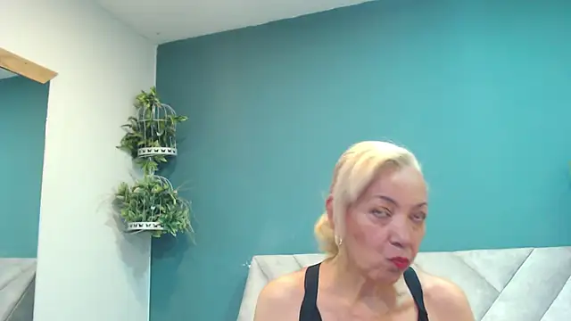 AmelieLux online show from 03/10/26, 05:17