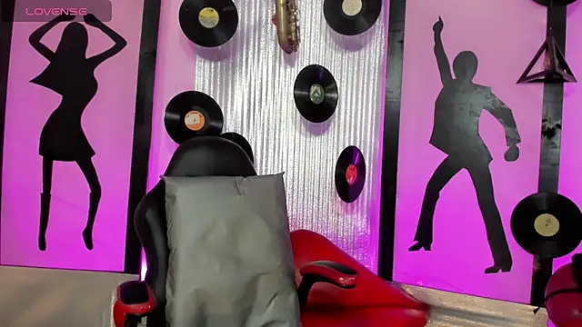 Snapshot of Cristal_and_noha chatting on 03/01/26, 03:28 Cristal and noha online show from 03/01/26, 03:28