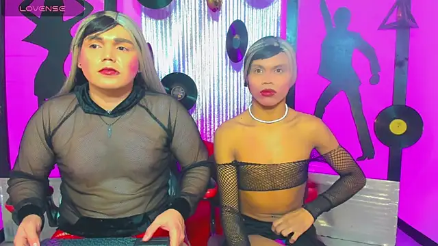 Snapshot of Cristal_and_noha chatting on 02/26/26, 03:39 Cristal and noha online show from 02/26/26, 03:39