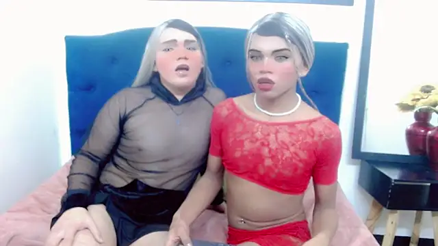 Snapshot of Cristal_and_noha chatting on 02/18/26, 02:35 Cristal and noha online show from 02/18/26, 02:35