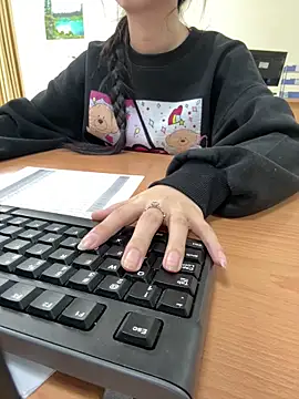 Snapshot of Celeste_SexyY chatting on 03/11/26, 01:10 Celeste SexyY online show from 03/11/26, 01:10