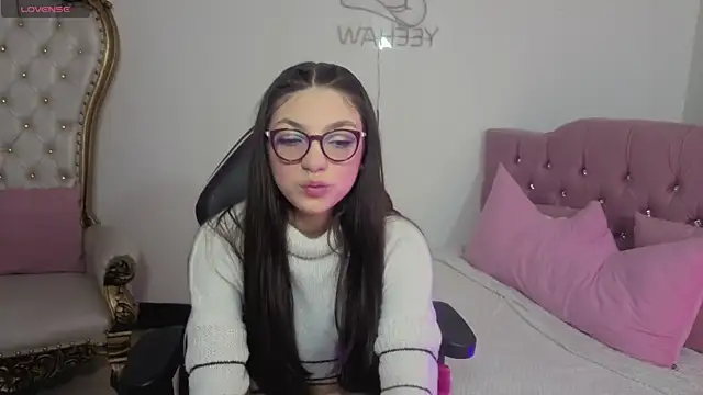 MAHYRA TAY online show from 05/05/26, 07:06