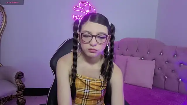 MAHYRA TAY online show from 04/13/26, 08:46