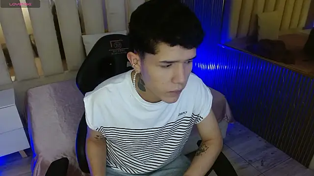 Snapshot of estefan_tay chatting on 02/28/26, 02:33 estefan tay online show from 02/28/26, 02:33