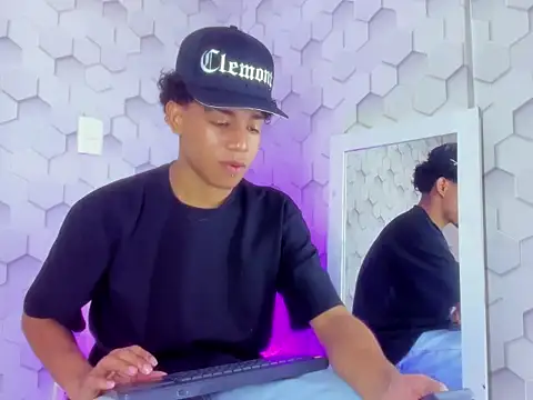 777 dmz  online show from 02/10/26, 01:26